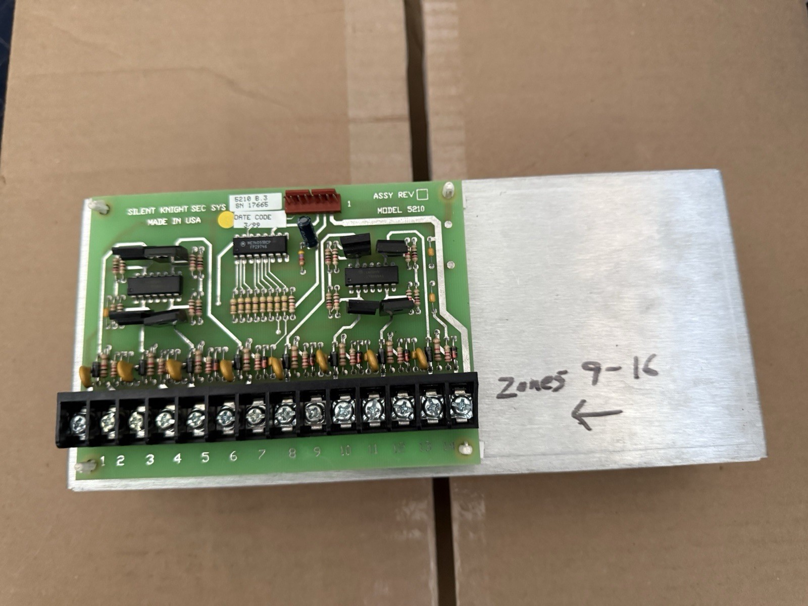 SILENT  KNIGHT  EXPANDER ZONE SK-5210 . FOR USE FACP SK-5207.