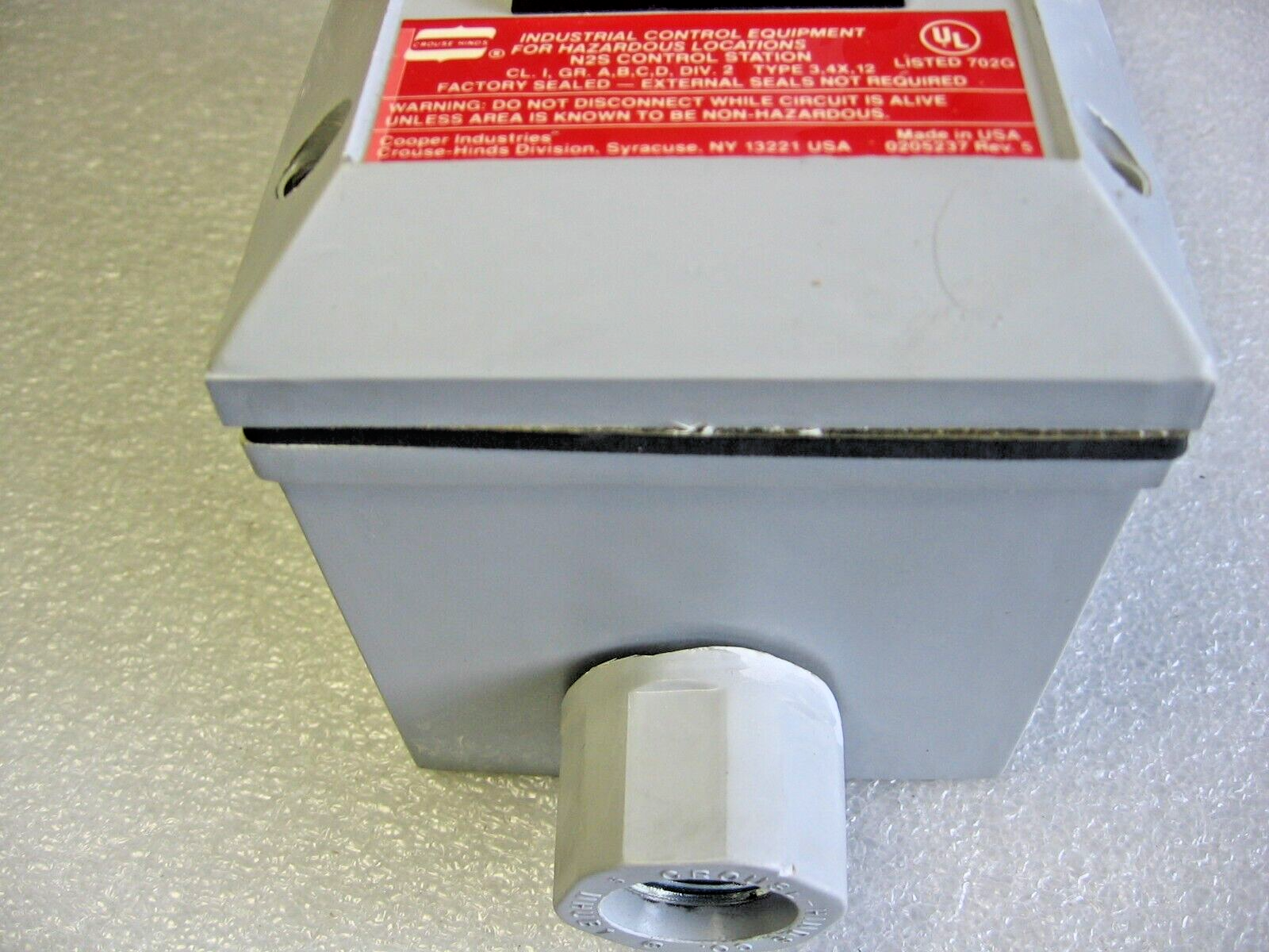 Crouse-Hinds N2S12412 J3 Lighted Corrosion Resistant Push Button Control Station