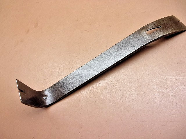 Unbranded Steel 13" Toolbox Pry Bar / Nail Puller 1 1/4" Wide Nice'n'Clean Tool!