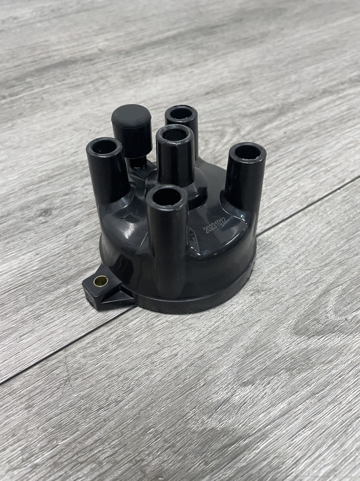 Carquest CAC1612 Premium Distributor Cap