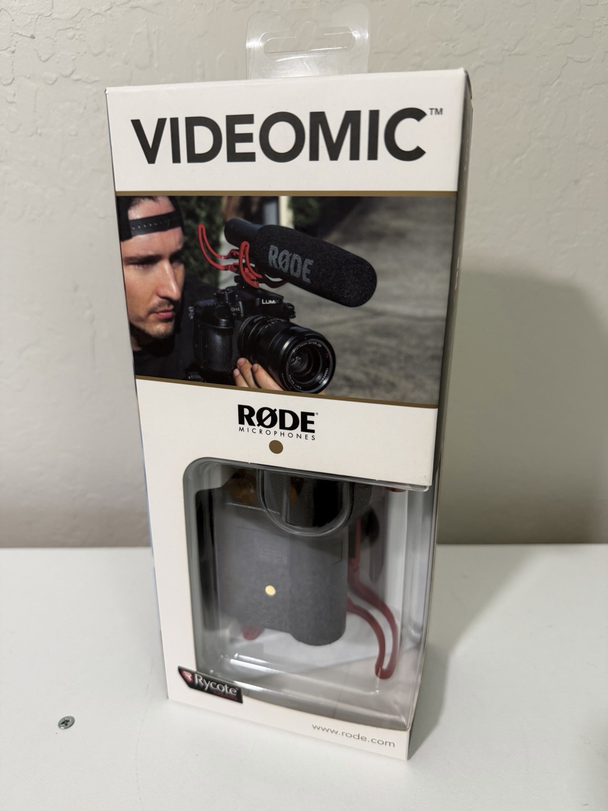 RØDE VideoMic Shotgun Microphone with Rycote Lyre Shock Mount