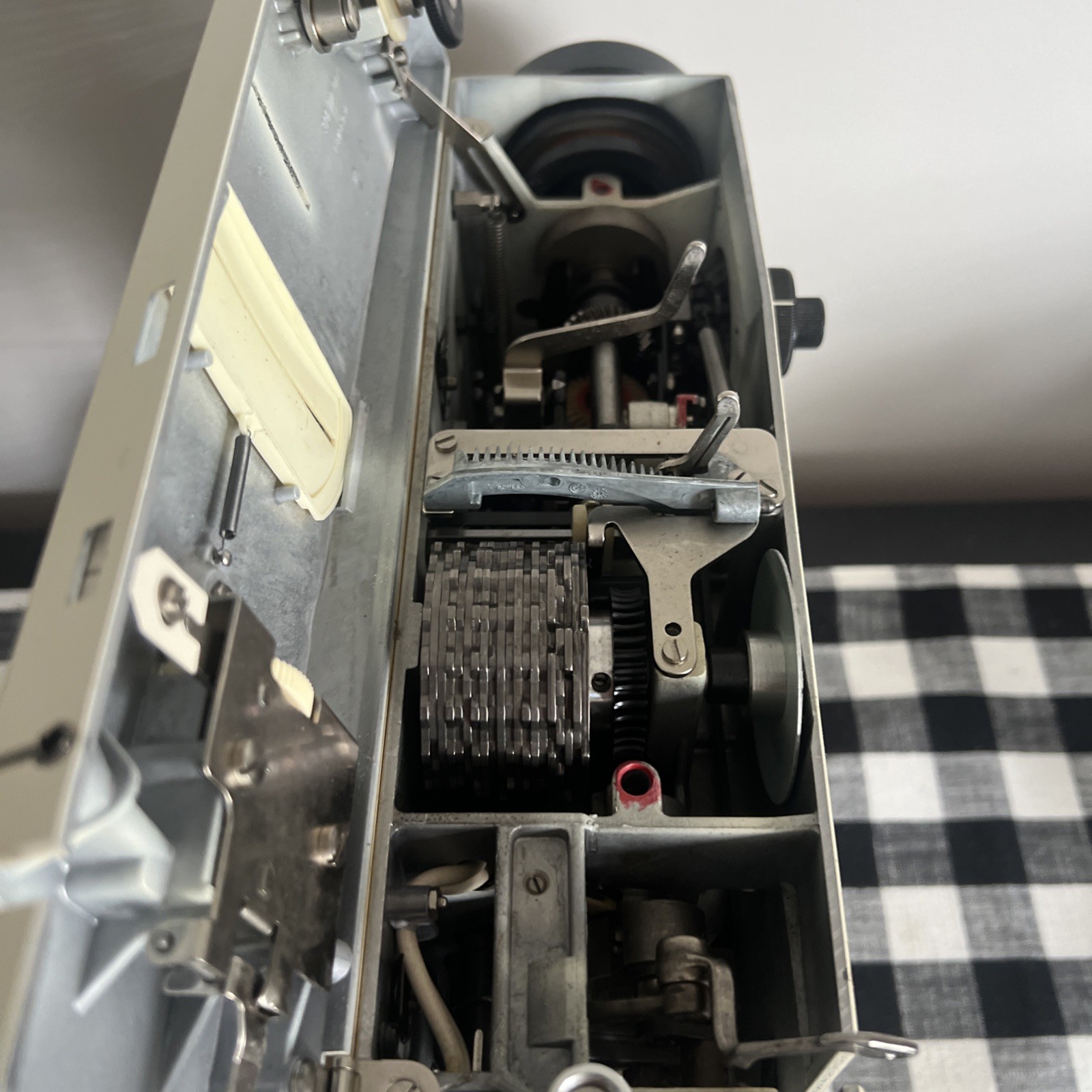*Bernina *830 Record Sewing Machine *Case *Accessories *Extension Table *Pedal
