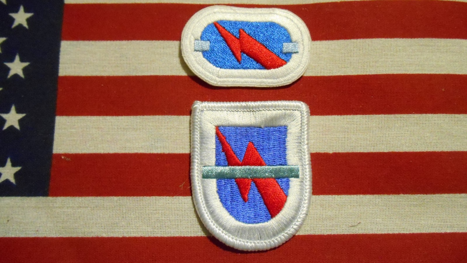 188th Air Defense Artillery 1st Battalion Airborne Beret Flash & Para Oval Patch