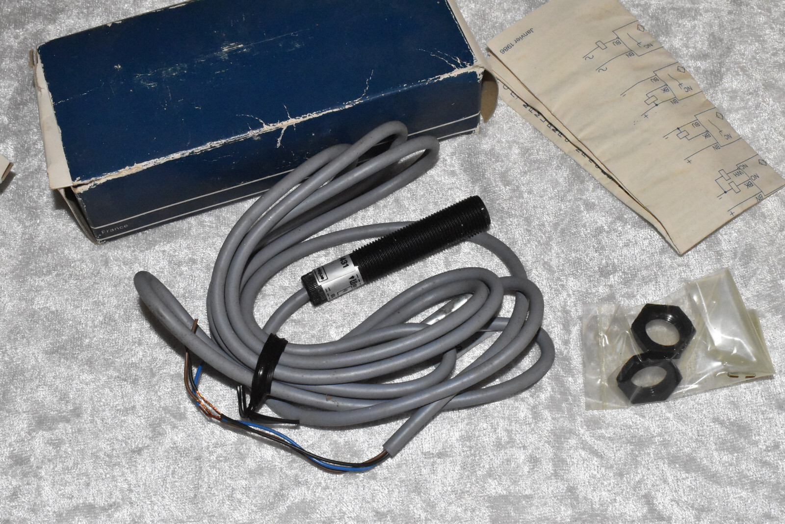 NEW SCHNEIDER ELECTRIC Telemecanique XSP-J0431 Photoelectric Sensor NOS