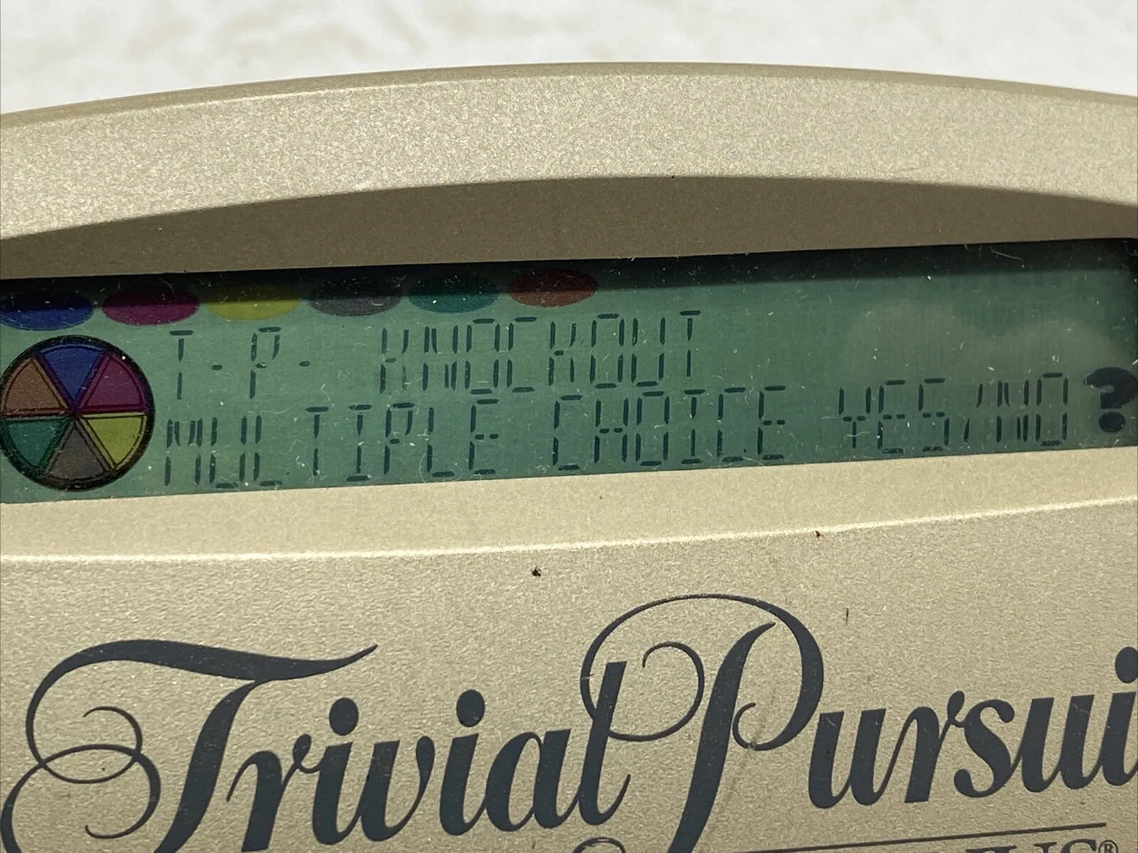 Trivial Pursuit The Best of Genus Electronic Handheld Portable Game 1997 TESTED