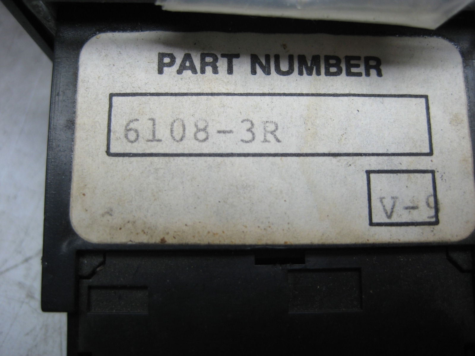 CROUZET 6108-3R DIGITAL COUNTER NSNP