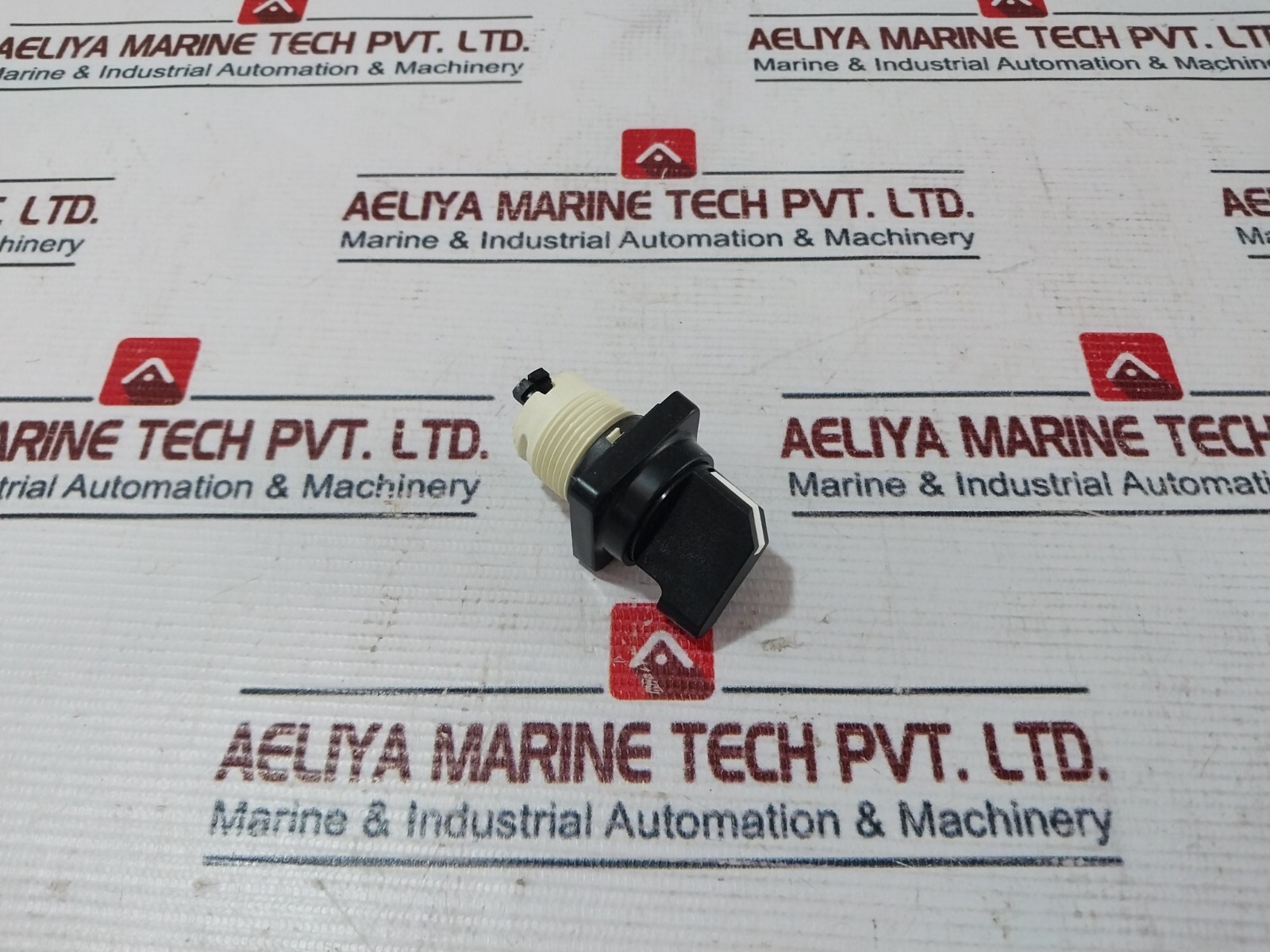 Square D D1G2S Selector Switch