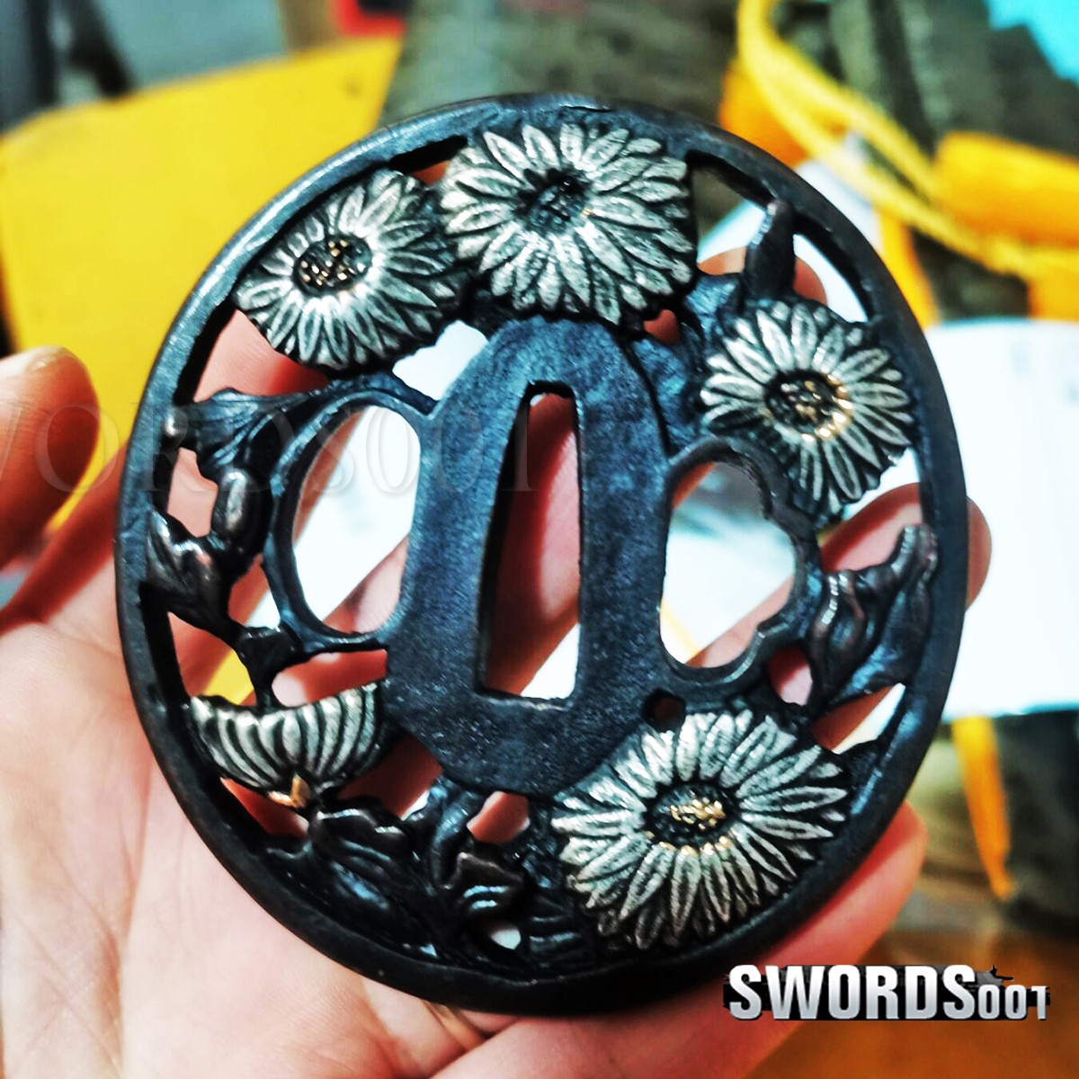 Antique Brass Flower Tsuba Handguard For Japanese Samurai Sword Katana Wakizashi