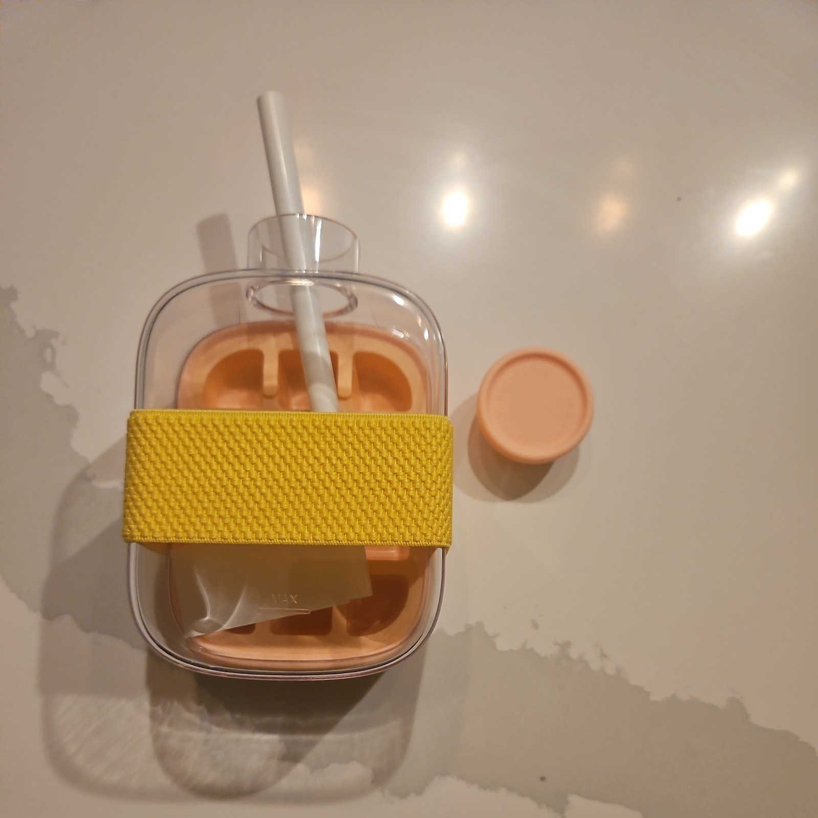 2-in-1 Ice Cube Bottle with Straw - Easy Press ice Bottle, Leak Proof 500 ml