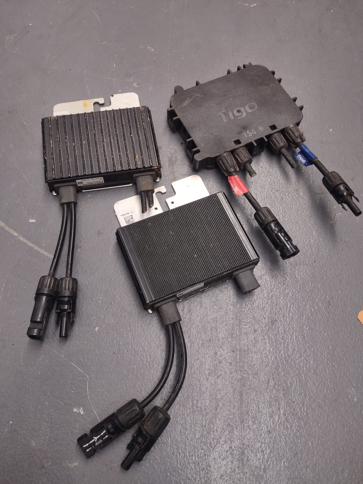 Lot of 3 Solar Edge 400W/300W/TS4-R Optimizers