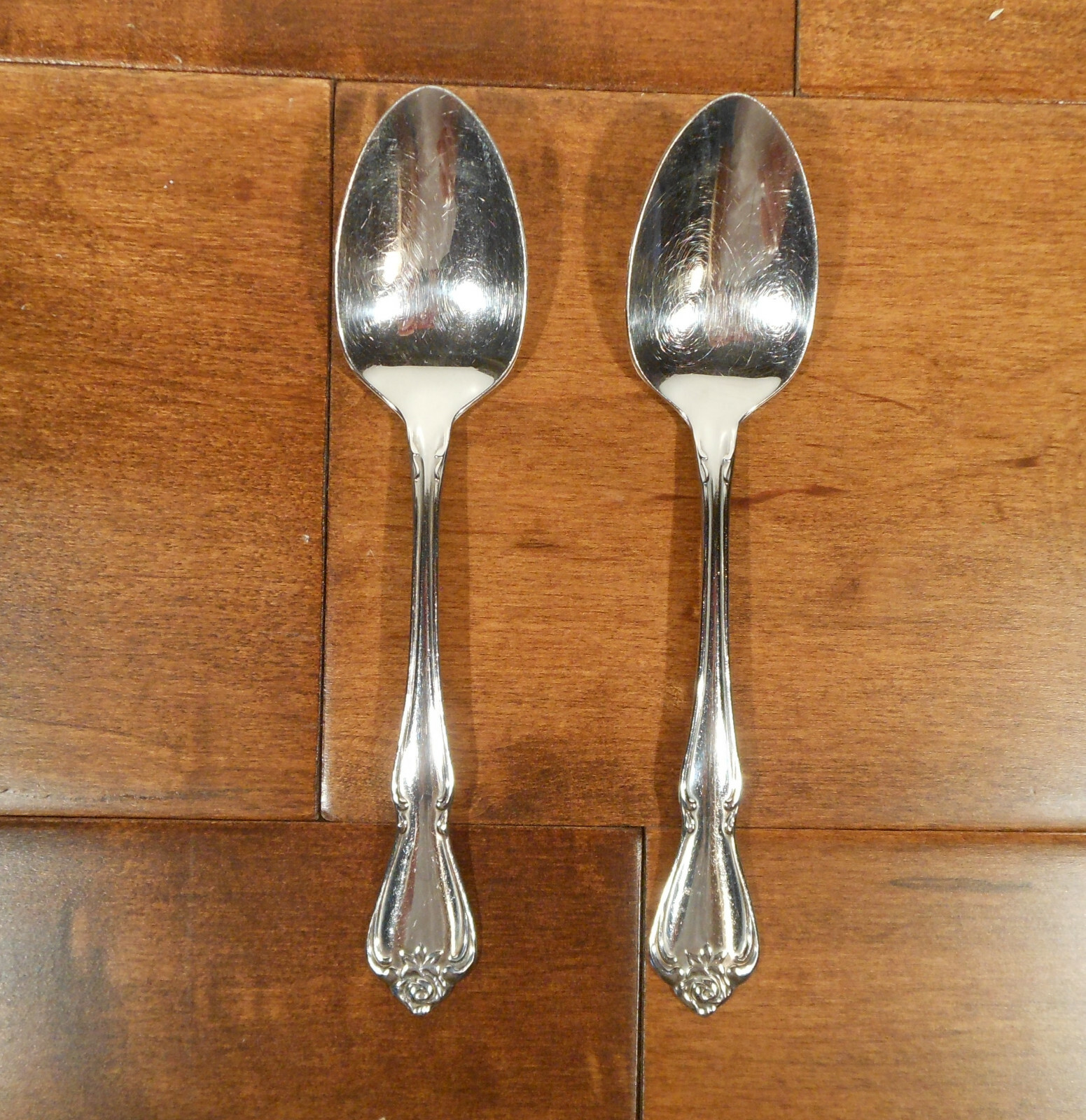 ONEIDA U.S.A. ARBOR TRUE ROSE 2 GLOSSY STAINLESS TEASPOONS A