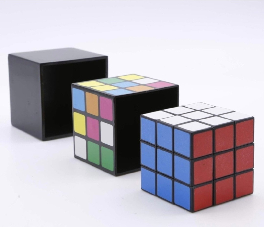 Instant Solve Magic Trick w/ Black Box – Color Changing Sides in a Flash