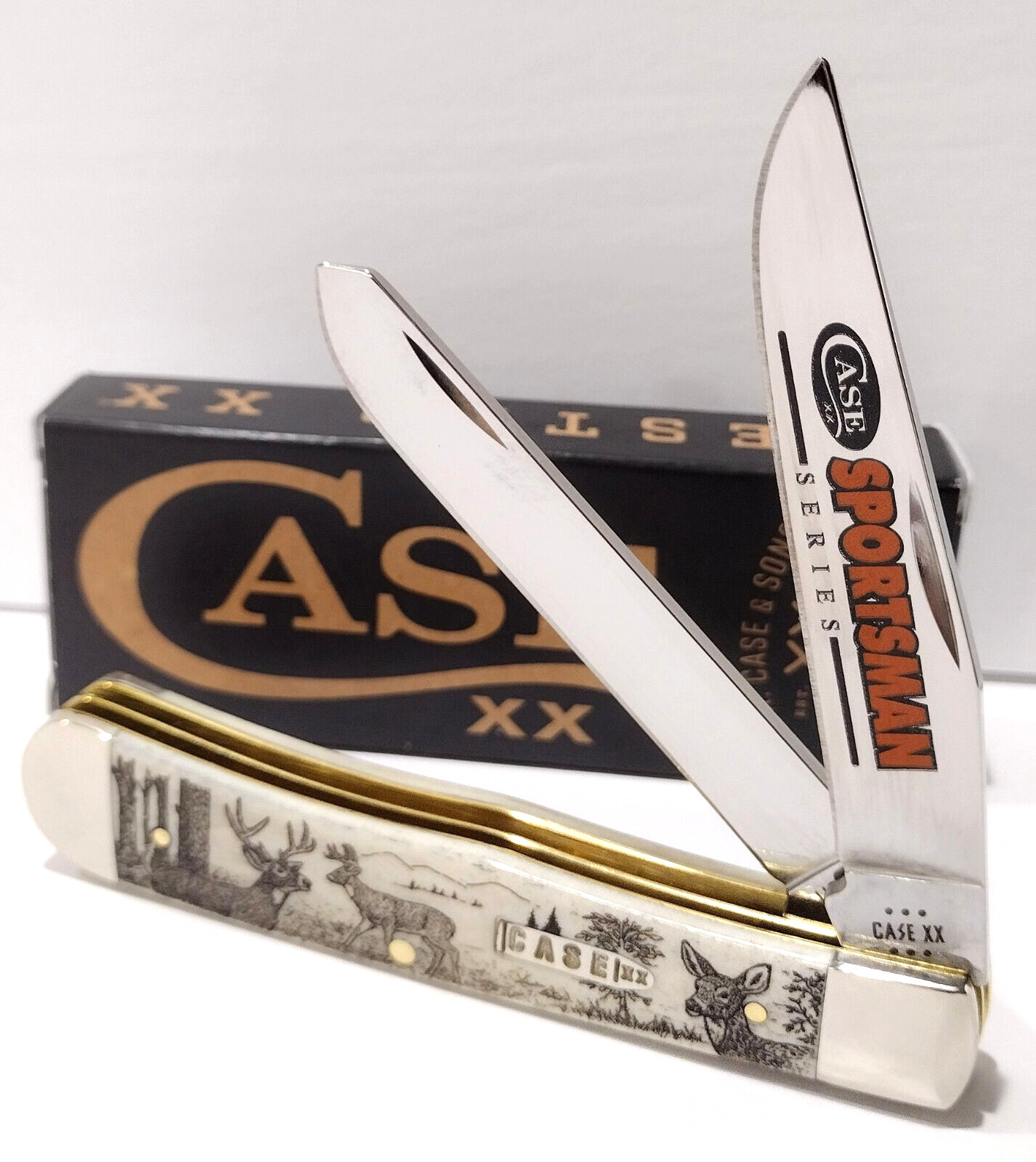 Case Cutlery XX USA Sportsman Buck Deer Scene White Bone Trapper Pocket Knife