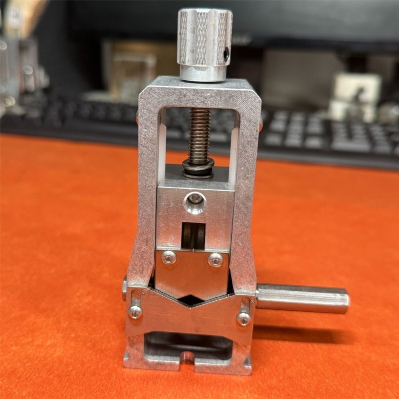 Wire Adjustable Height Wire Stripping Tool for Efficient Wire Peeling