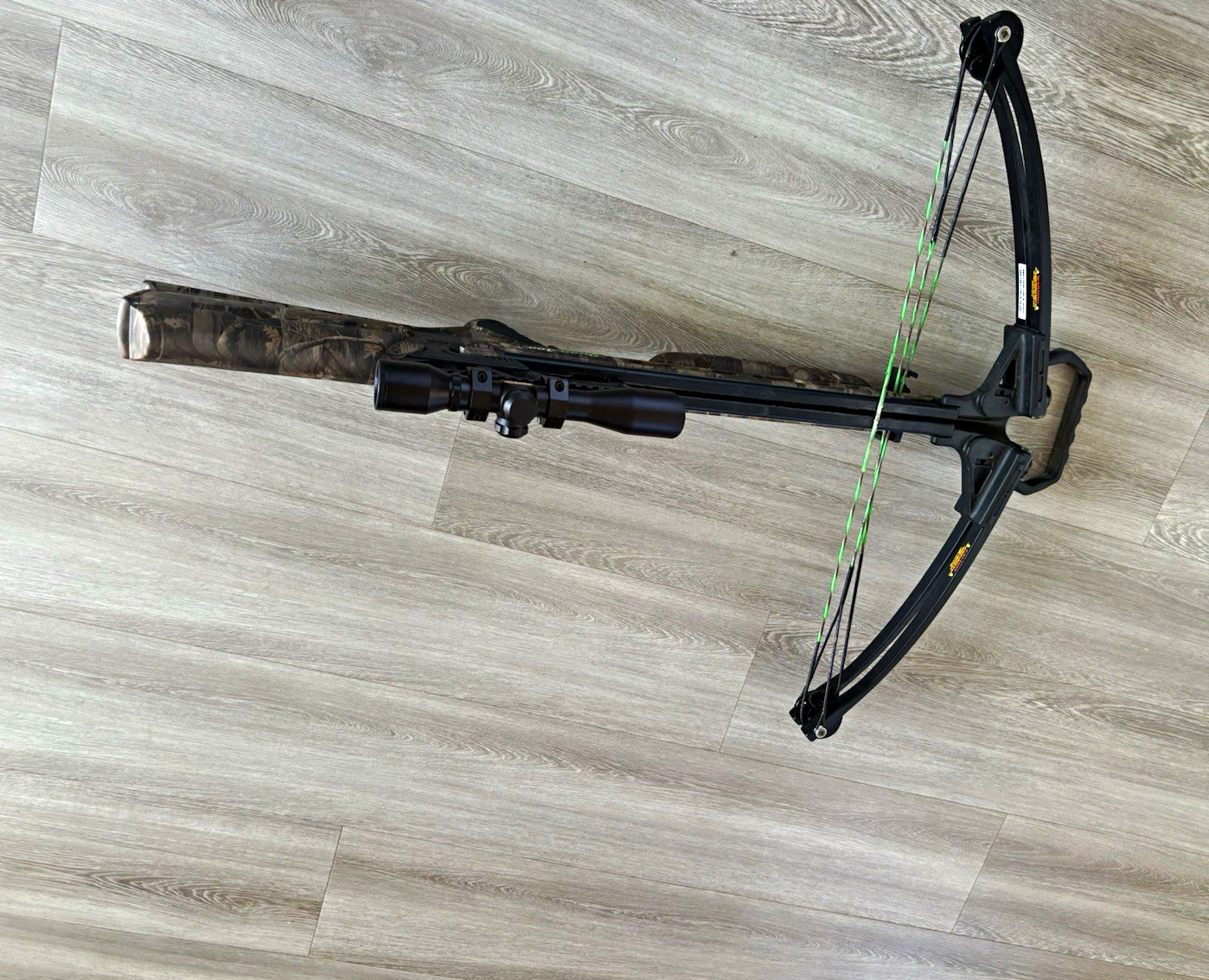 Barnett Whitetail Hunter STR Crossbow 165lb 375 fps Camo/Black w/ Scope