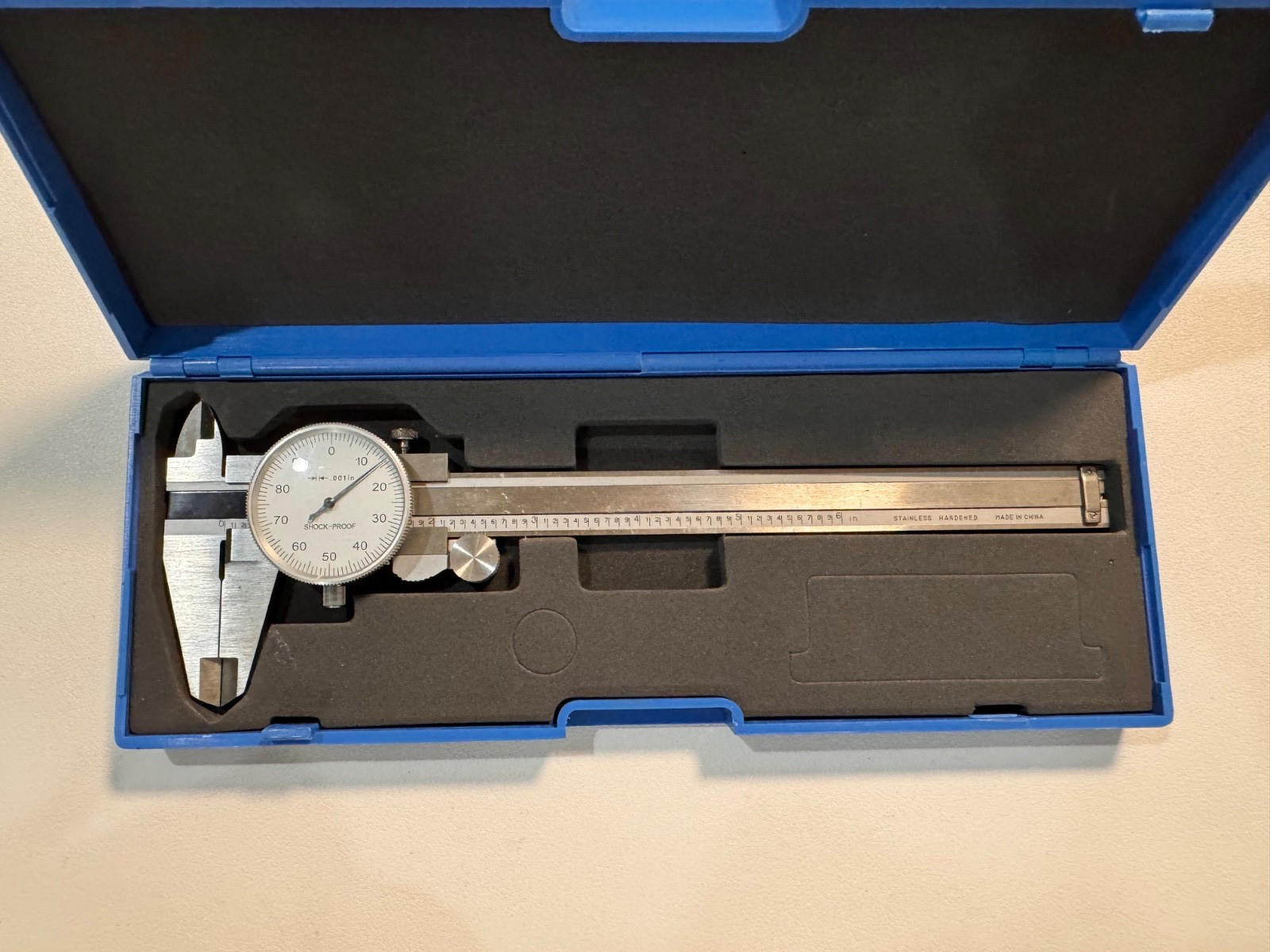 Cen-Tech 6" Dial Caliper P5658 Stainless Hardened Shock Proof 0.001" with Case