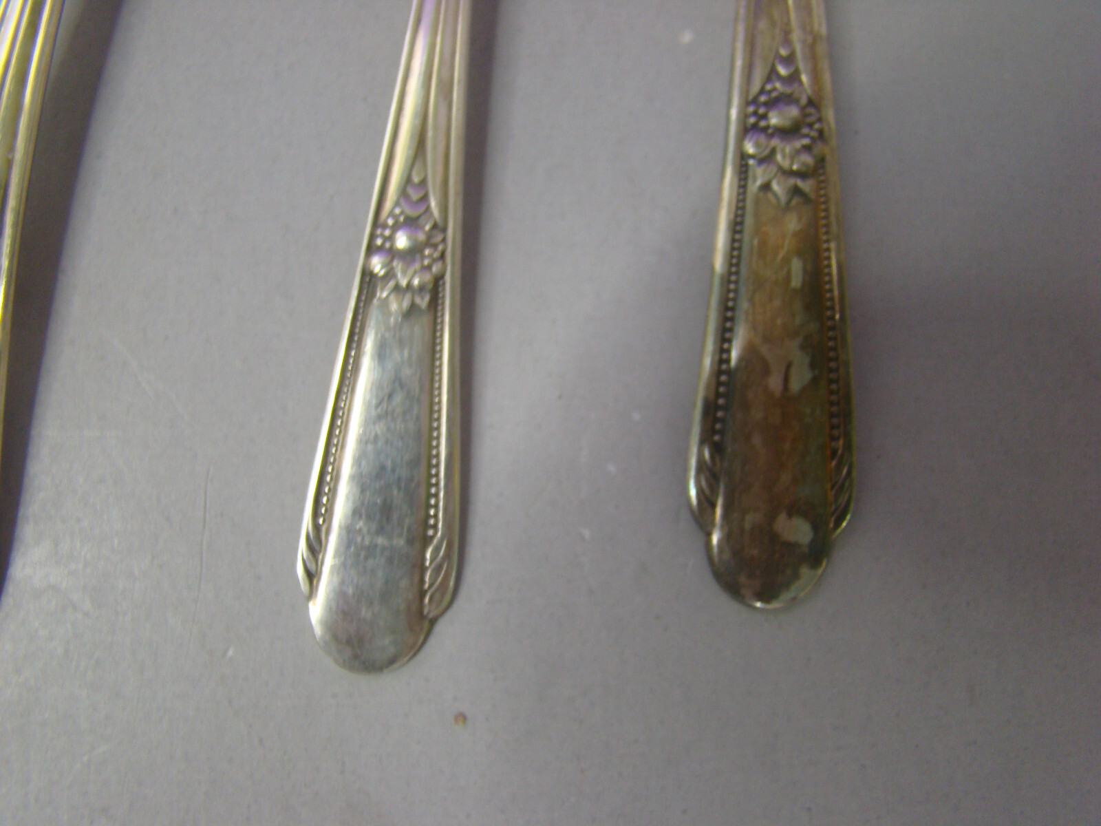 Lot of 7 wm rogers silverplate flatware spoons 5 x 6", 1 x 7.25", 1 x 8.5"