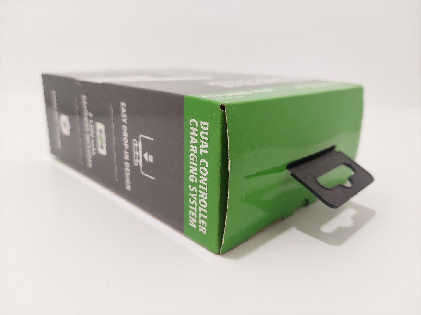 INSIGNIA DUAL CONTROLLER CHARGING SYSTEM FOR XBOX SERIES X|S , UNIT TESTED CLEAN