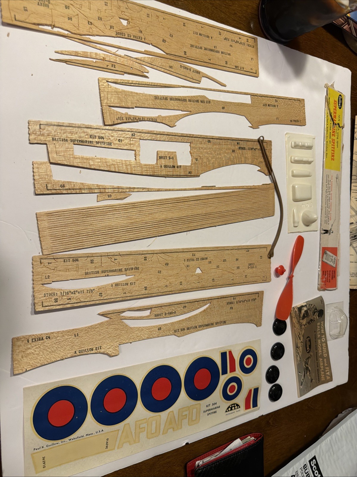 Guillow’s “SUPERMARINE SPITFIRE" Airplane Flying Model Kit