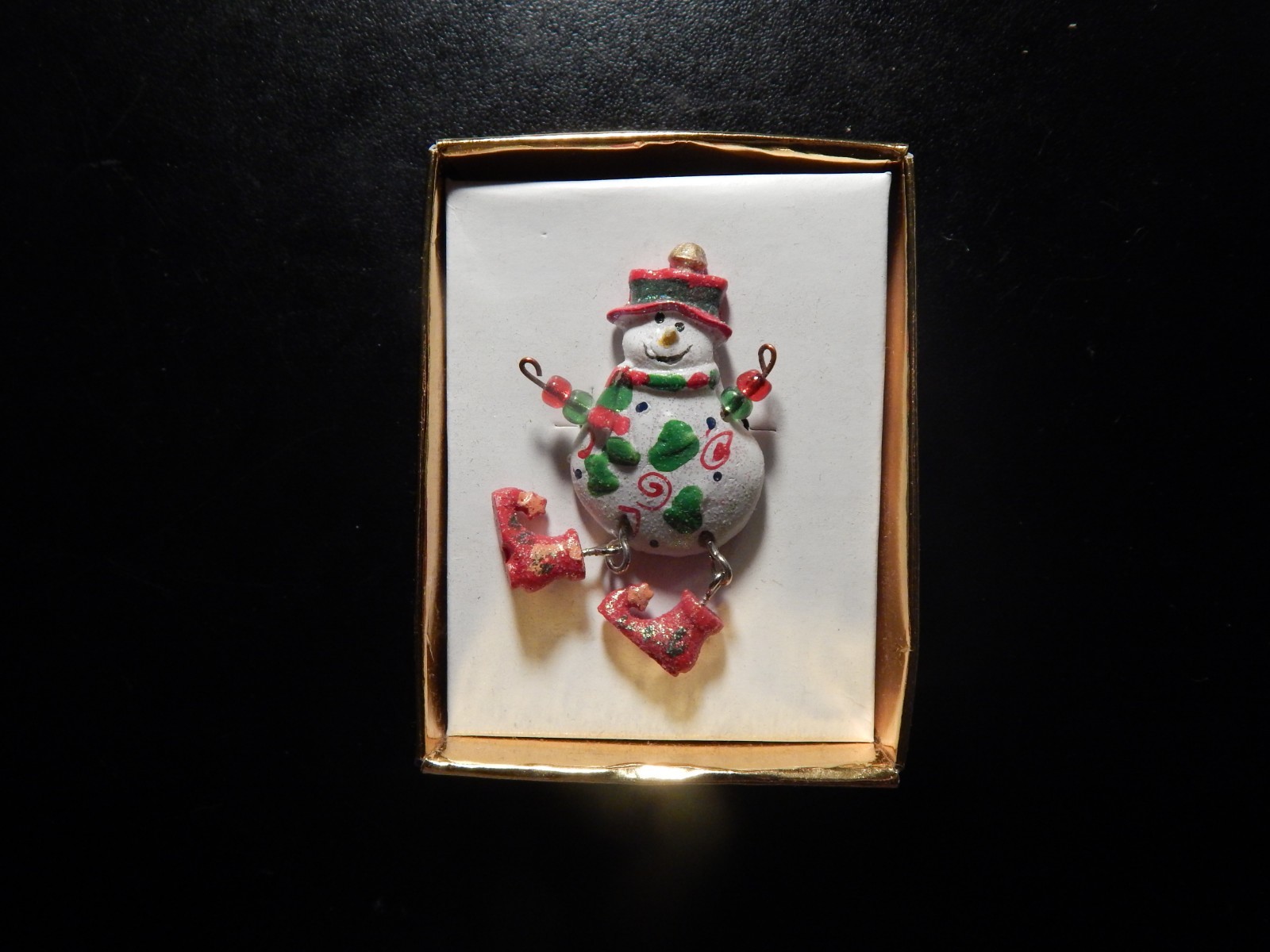 CHRISTMAS SNOWMAN PIN!   -  ZZ322UNN