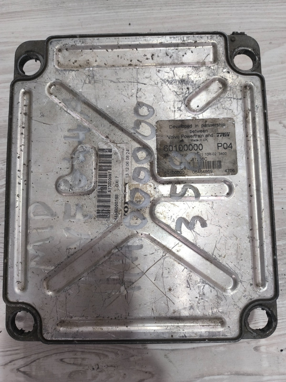 VOLVO RENAULT ENGINE CONTROL UNIT NO. 60100000