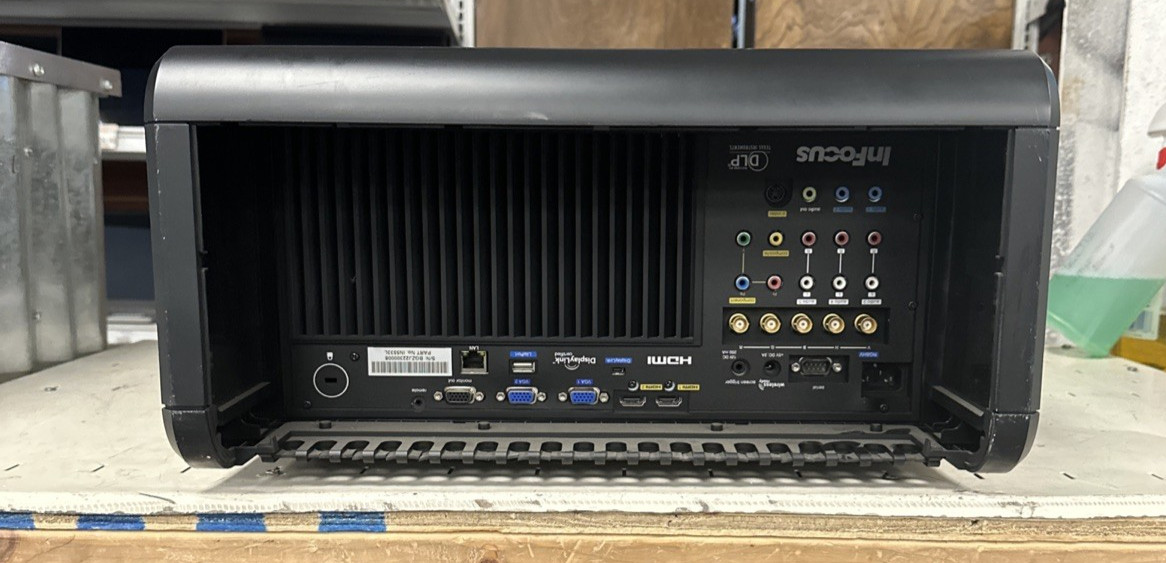 InFocus IN5533 IN5533L HD 720P WXGA 1280X800 Projector 6000 LUMENS!