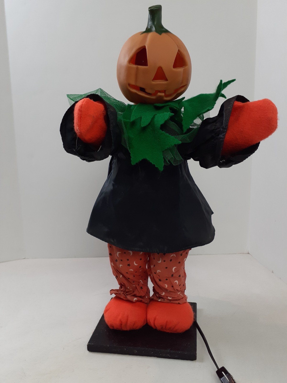 Vtg Halloweeners Collectable Animated Illuminated Halloween Figure Pumpkin Head