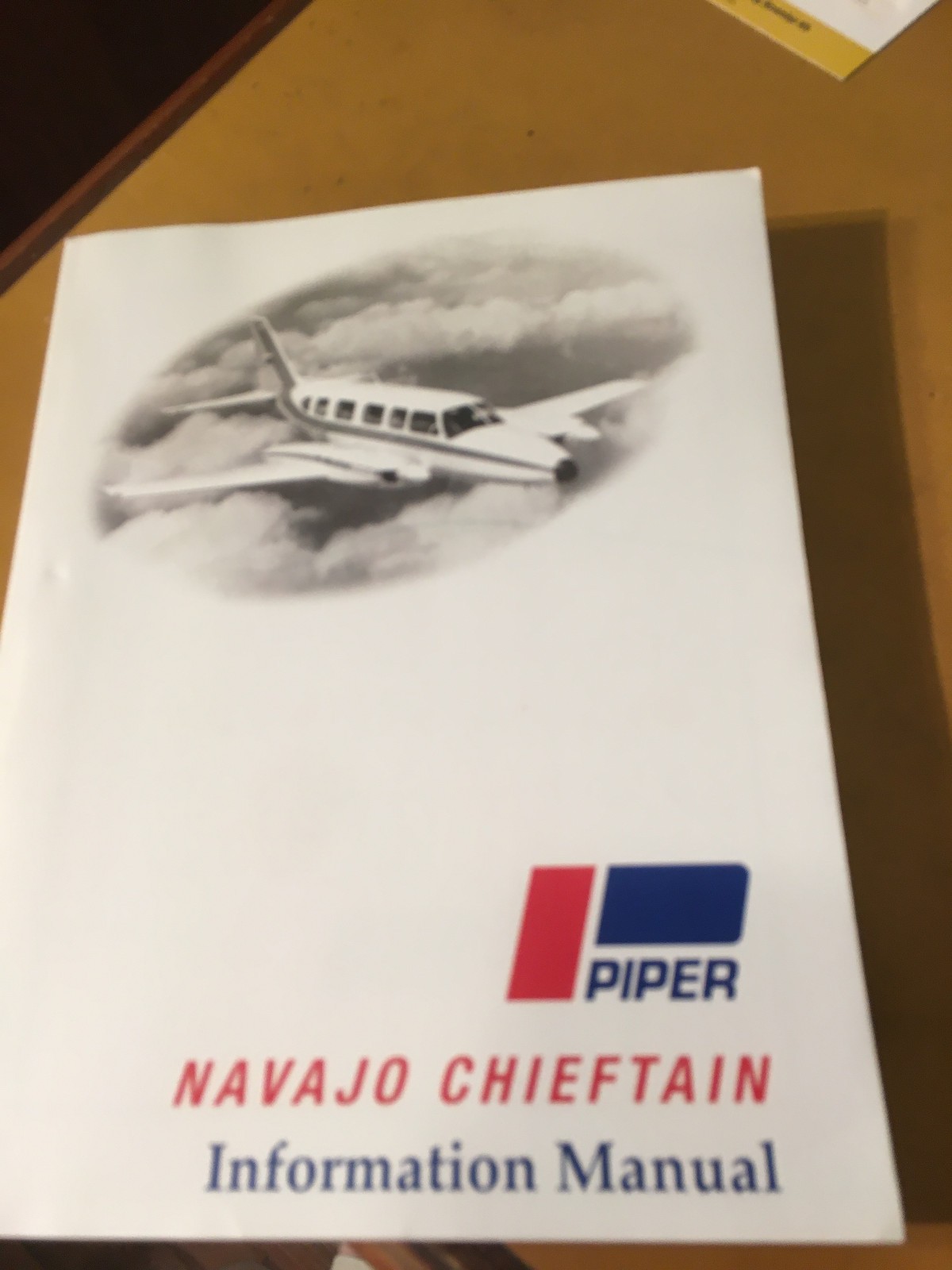 Piper Navajo Chieftain  PA-31-350 Pilot's Information Manual