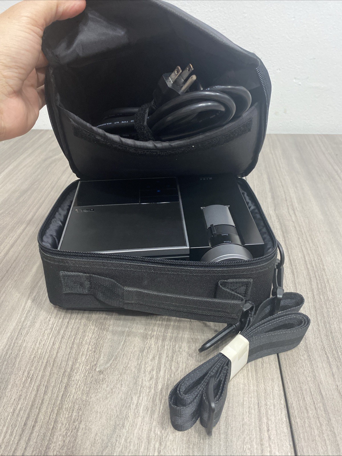 Dell Professional Portable Compact Projector W/Cables & Case M410HD Tested ✅