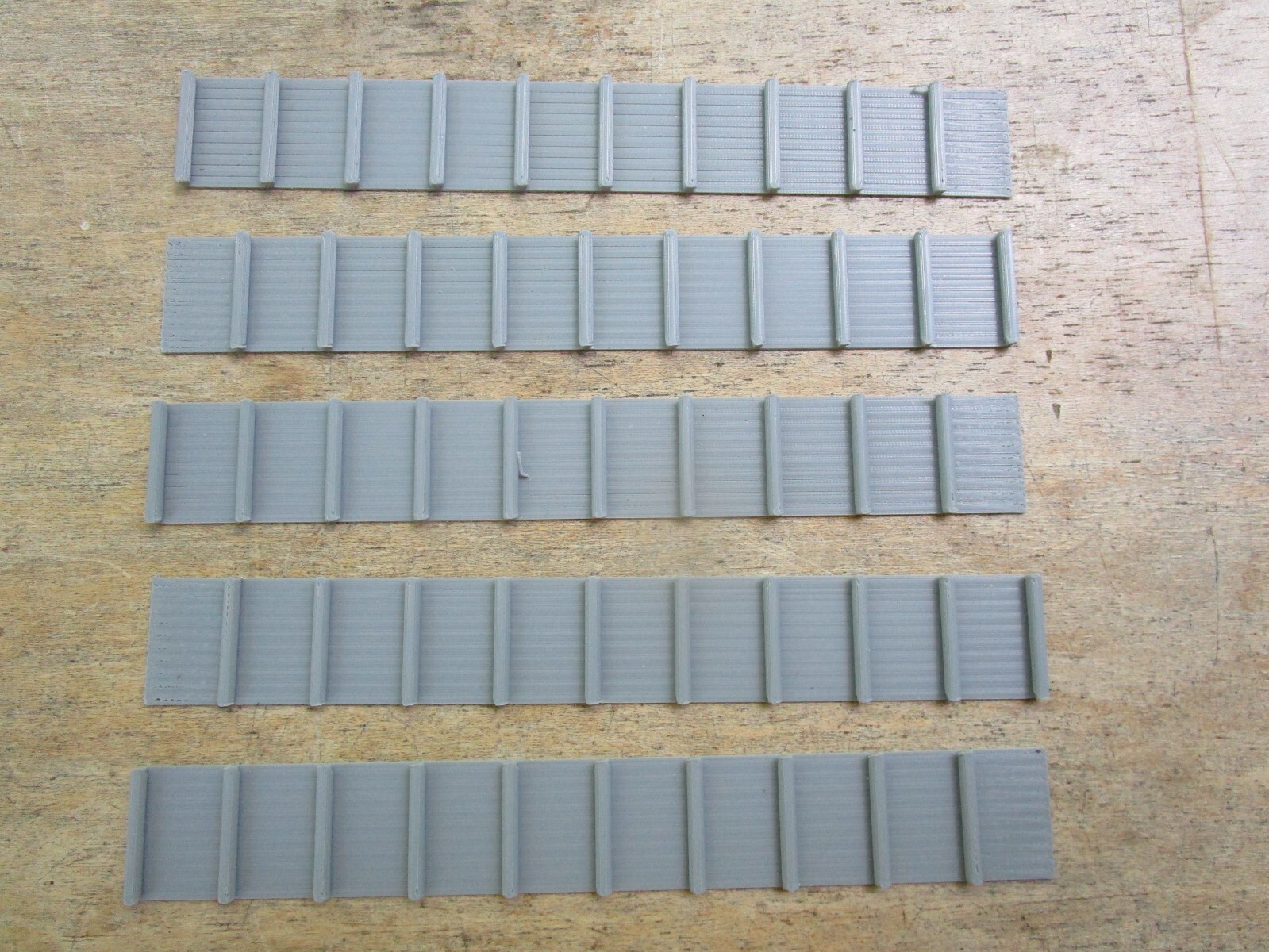 "HO " SCALE     249 SCALE FEET OF RETAINING WALL   L@@K    3D PRINTED 1/87  1:87