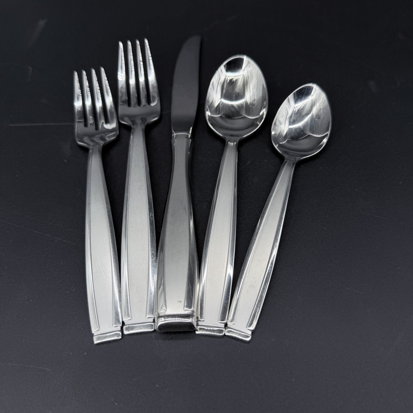 Oneida Satin Shasta Piloti 5pc Place Setting Stainless