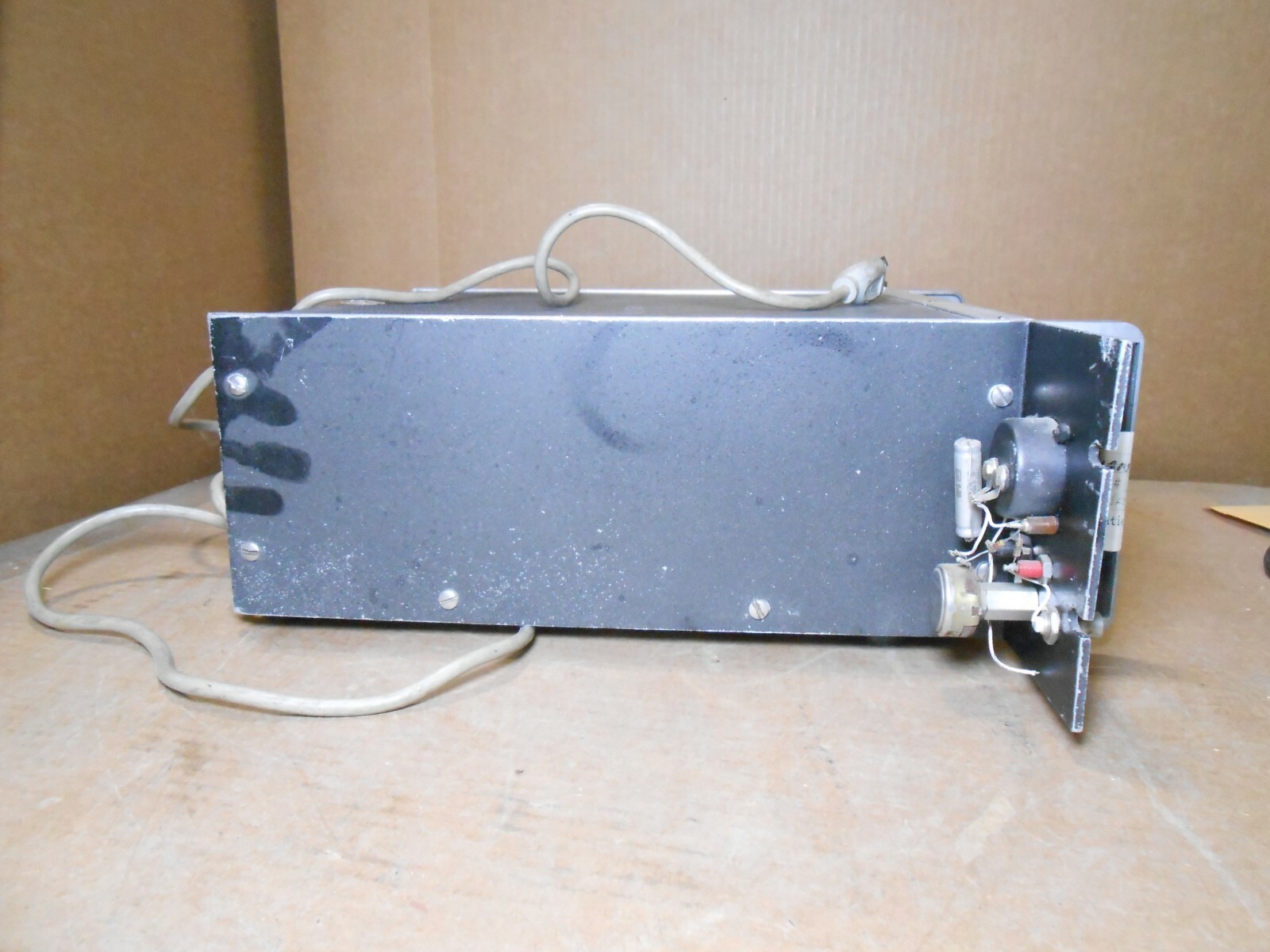 WAVETEK MODEL 3000 SIGNAL GENERATOR