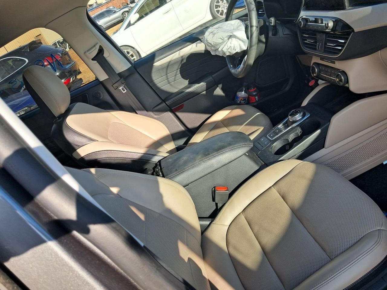 ESCAPE 2022 Glove Box 4894431