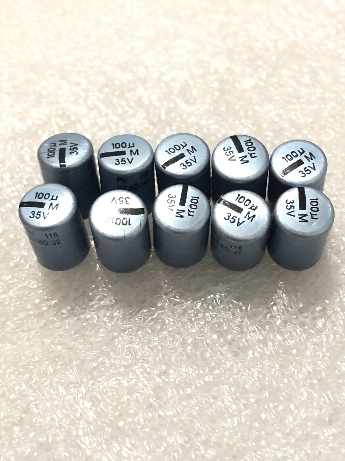 10pcs Vishay BC 116 100uF 35V 105° Radial  Long Life Audio Cap. ( Short Leads ).