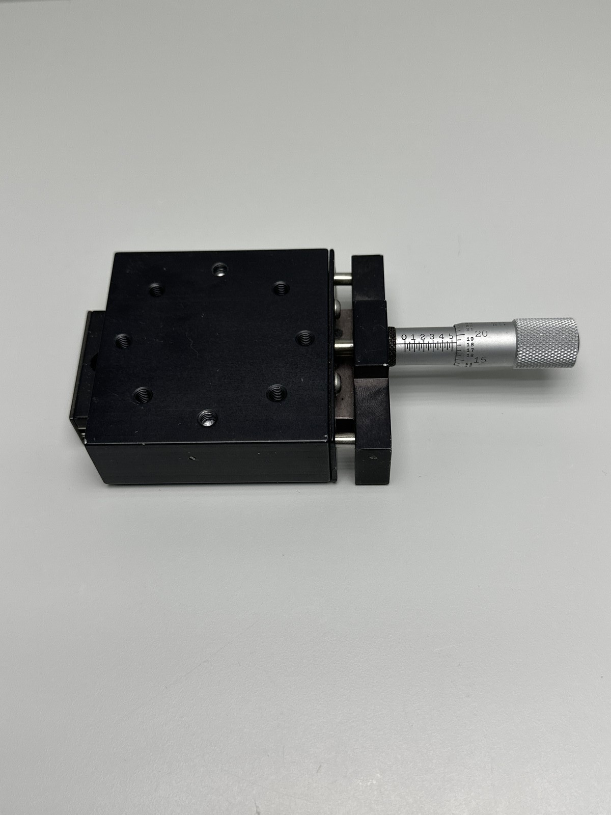 Linear Positioning Stage 2 5/8" x 2 5/8" w/Starrett 463 Micrometer