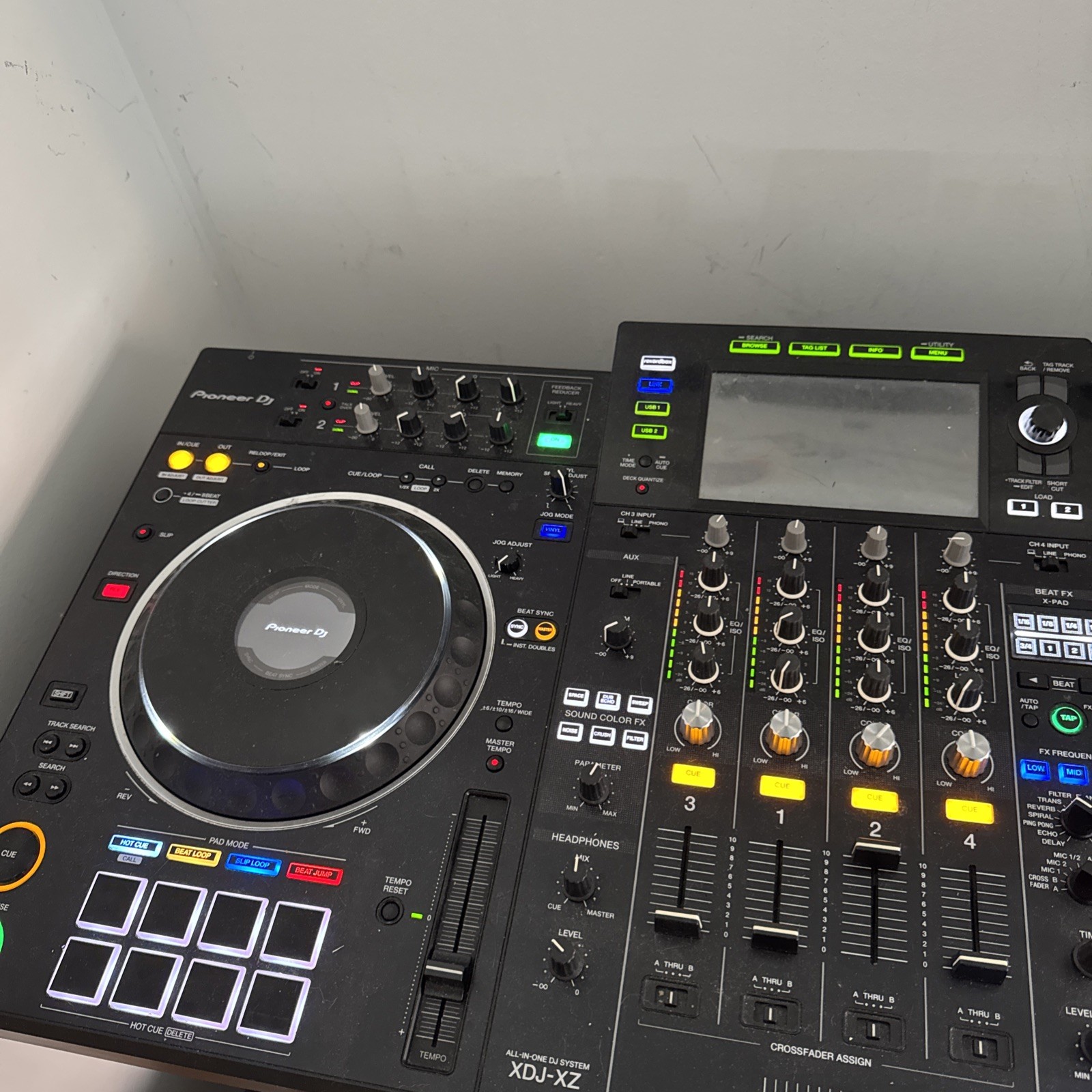 Pioneer DJ XDJ-XZ 4-Channel Professional All-in-One DJ System Black