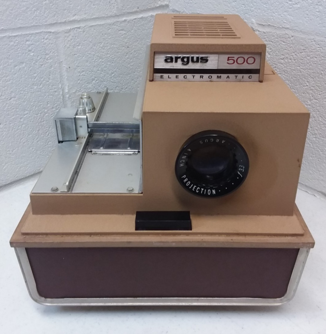 Argus 500 Automatic Slide Projector  with Case  and Power  Cord Vintage