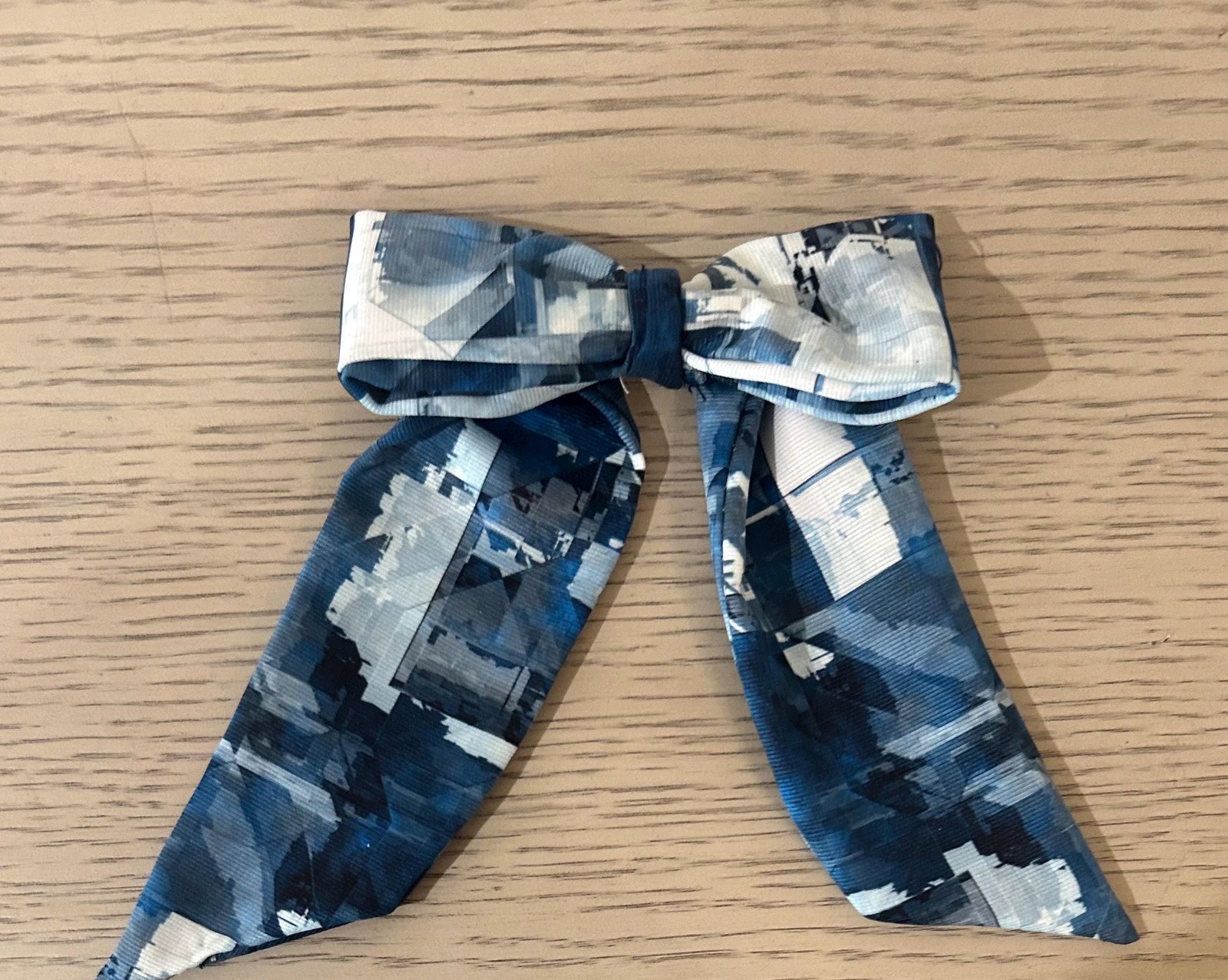 Silk Purse Bow Charm