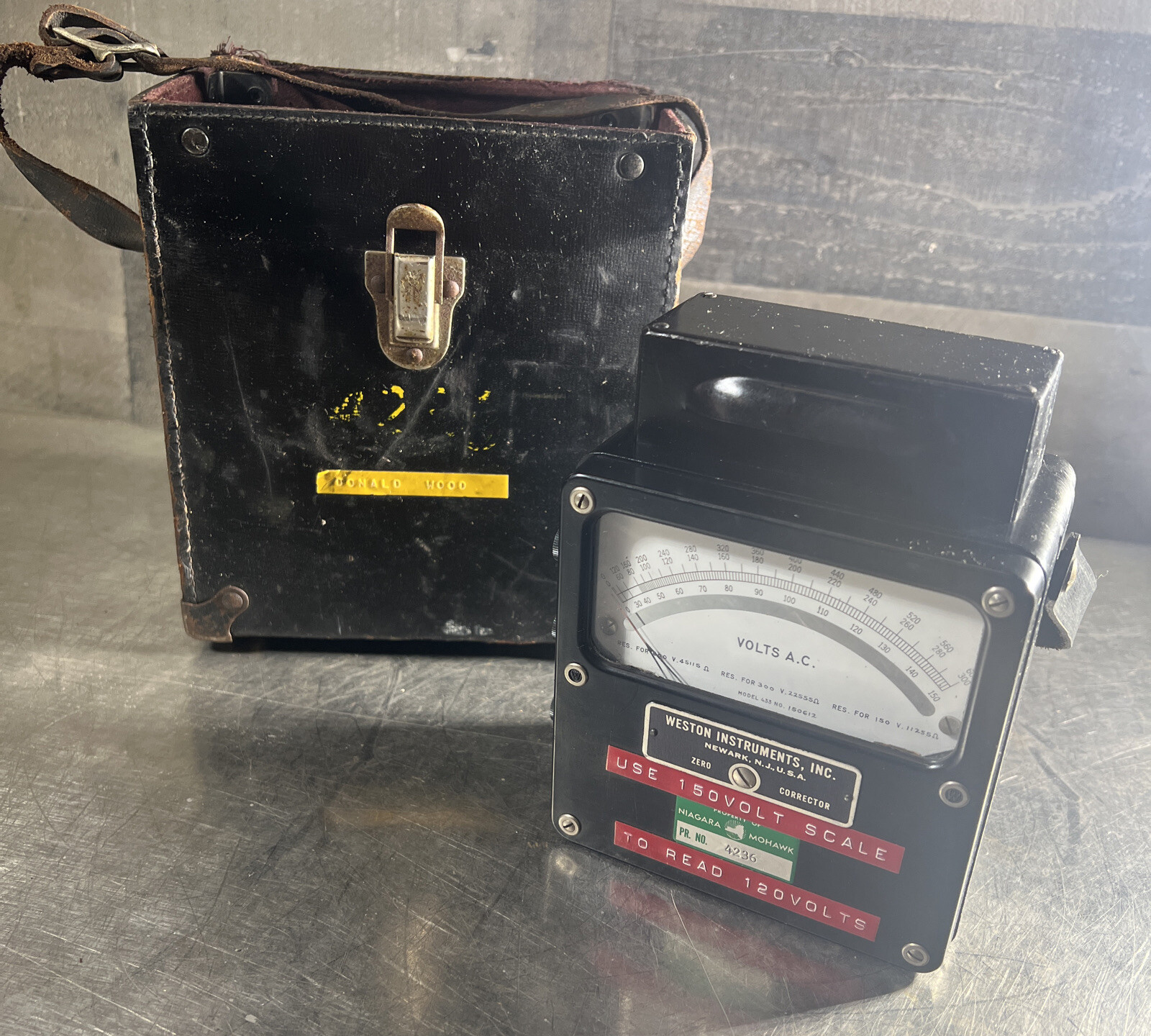 Vtg Weston Electrical Instrument AC Voltmeter Zero Corrector Model 433 With Case
