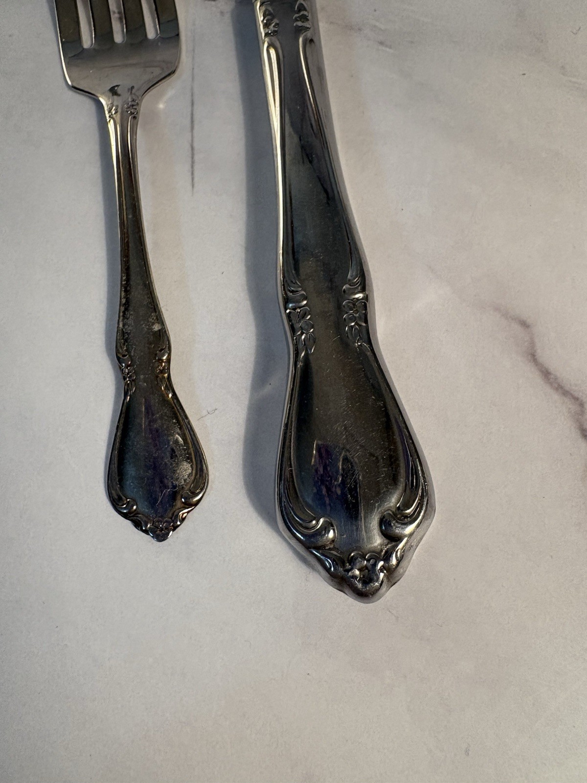 ONEIDA CHATEAU CHILDS FORK AND KNIFE - STAINLESS SILVERWARE