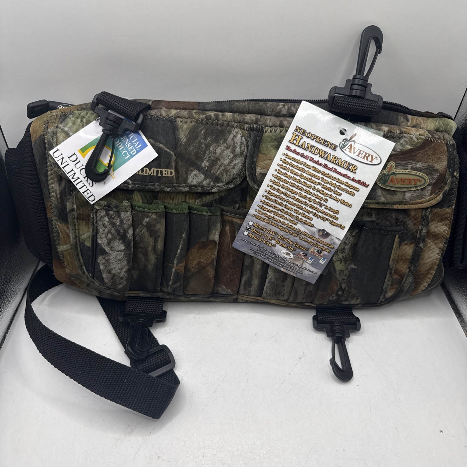 Avery Ducks Unlimited Handwarmer Pack Mossy Oak Fits Any Size Hunter NWT