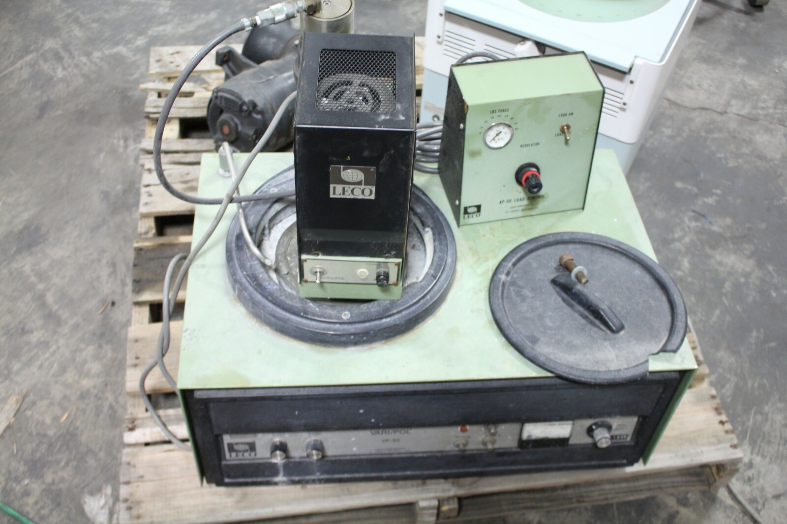 Leco Vari/ Pol VP-50 w/ Leco 830-600 AP-50 Load Control