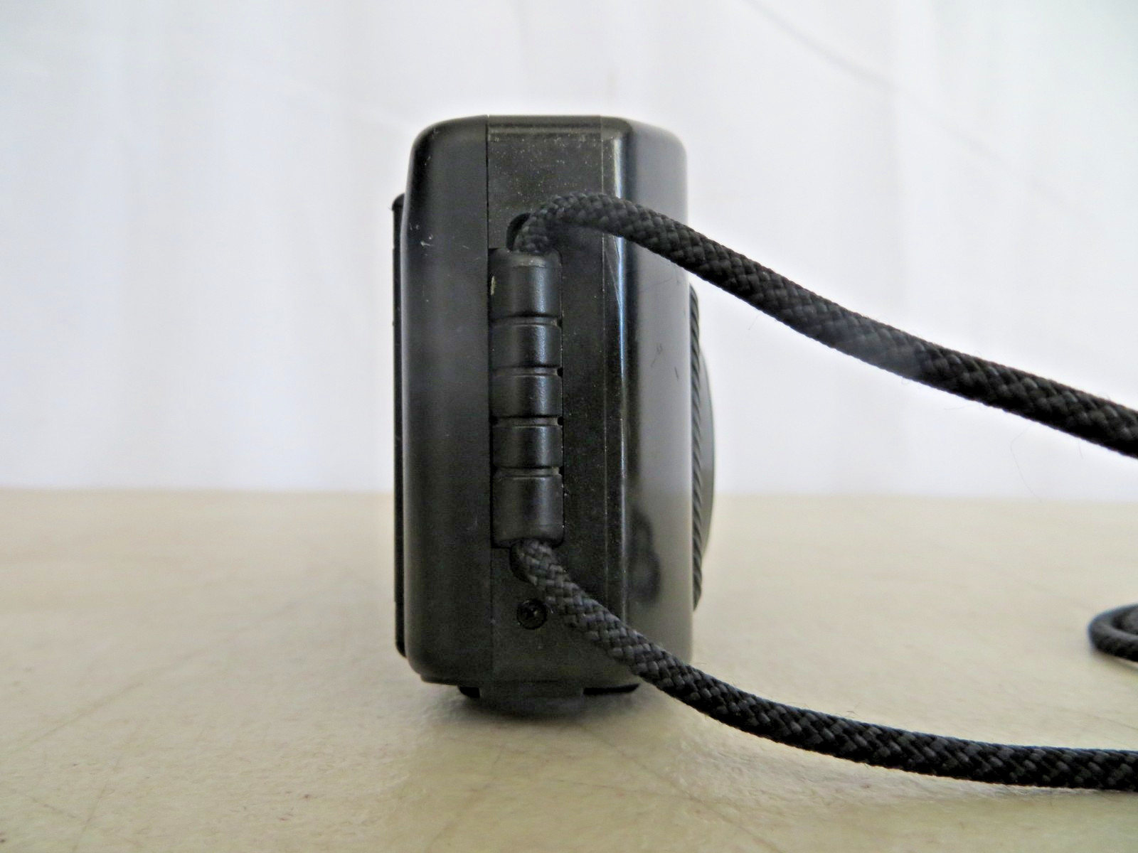 Canon Snappy S 35mm Point & Shoot Fully Automatic Camera W/Flash Black Tested