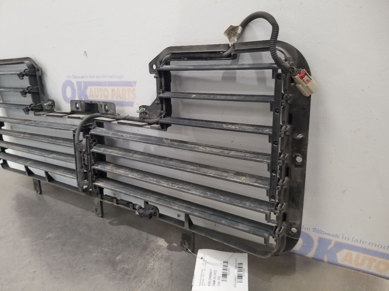 17 CHEVY SILVERADO 1500 4.3L AIR SHUTTER