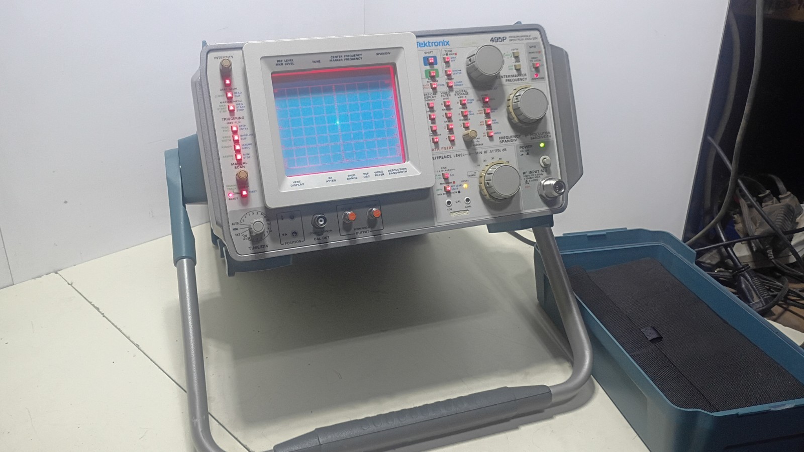 Tektronix 495P 100 Hz to 1.8 GHz Spectrum Analyzer Green Dot In Center Only