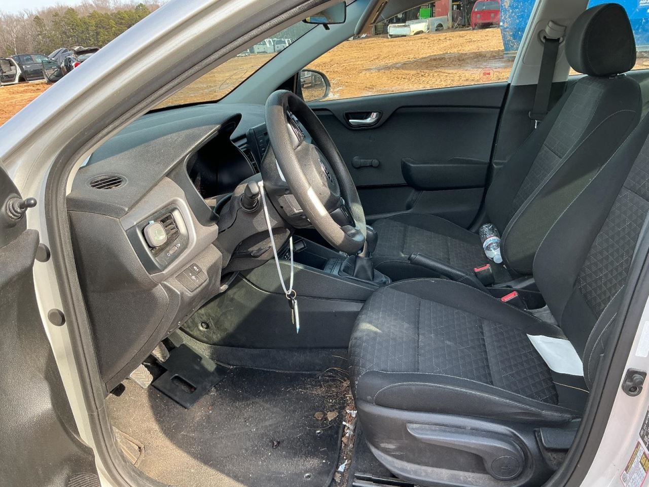 RIO 2018 Glove Box 4961049