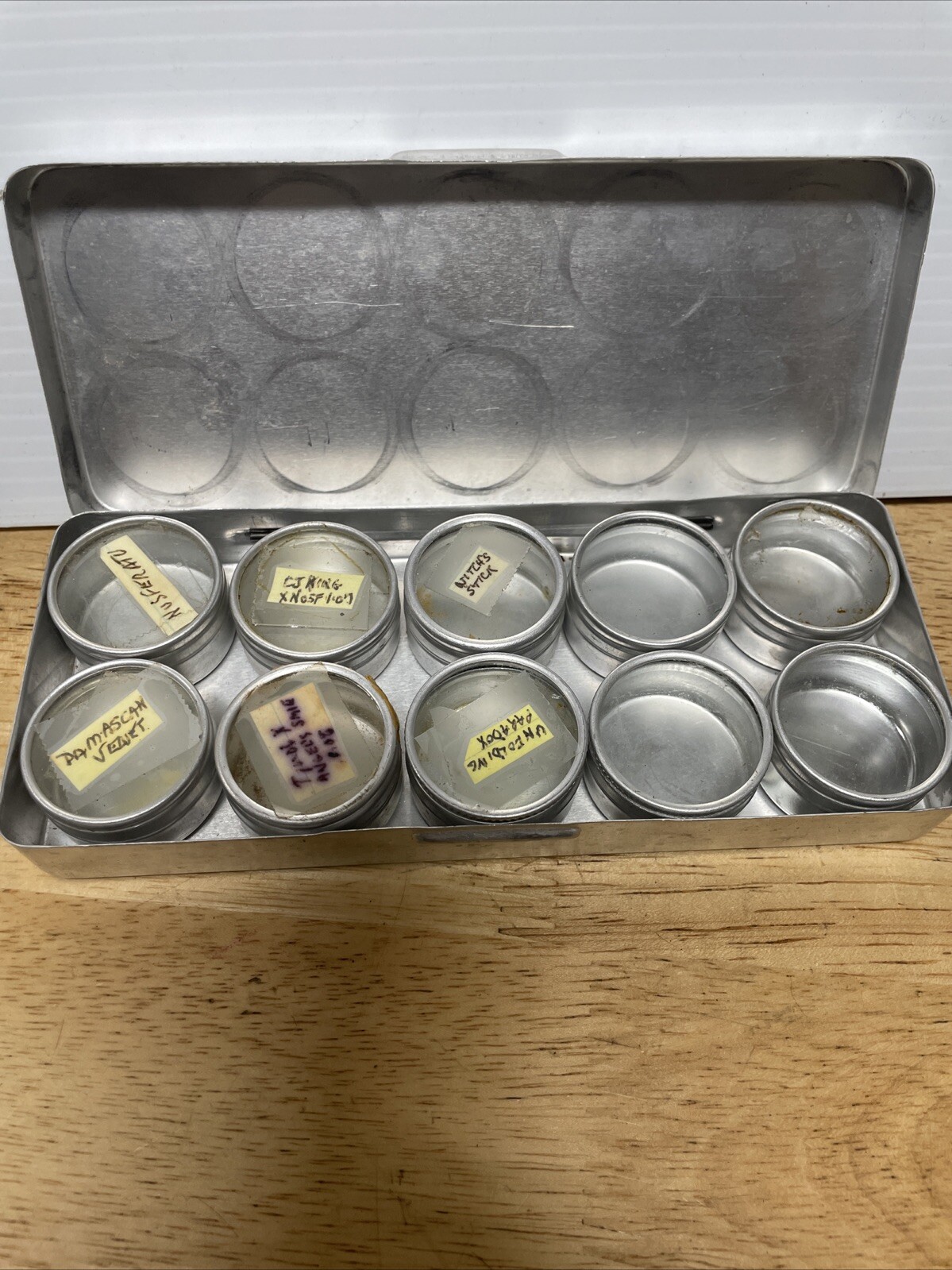 10 Small Storage Containers 1.25" in Aluminum Case with See thru Lids For Crafts