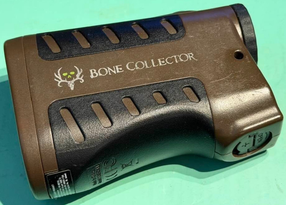 BUSHNELL BONE COLLECTOR GOLF LASER  RANGEFINDER.
