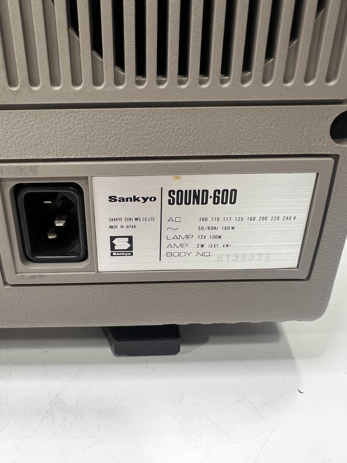Used Sankyo Sound-600 Super-8 Single-8 Projector - Powers On