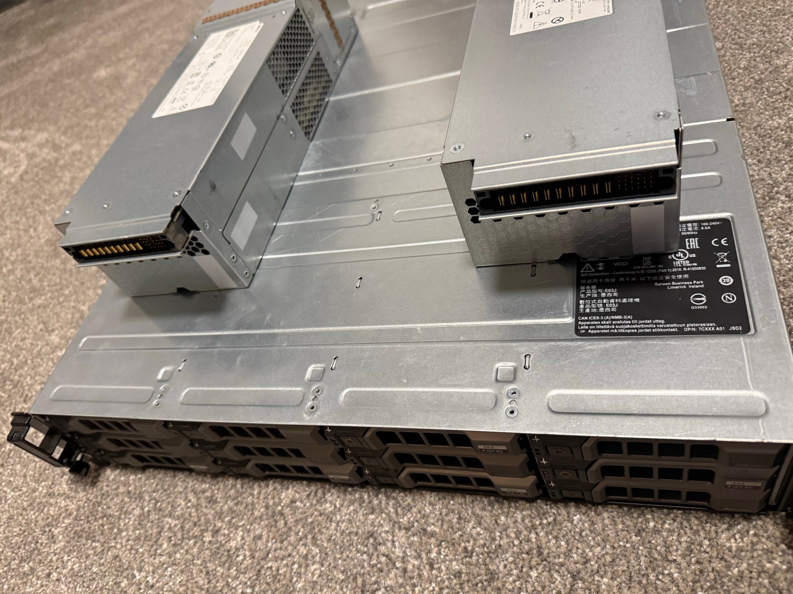 Dell PowerVault MD3800i 12x3.5" Storage Chassis w/ 2x PSUs + 12 Caddies